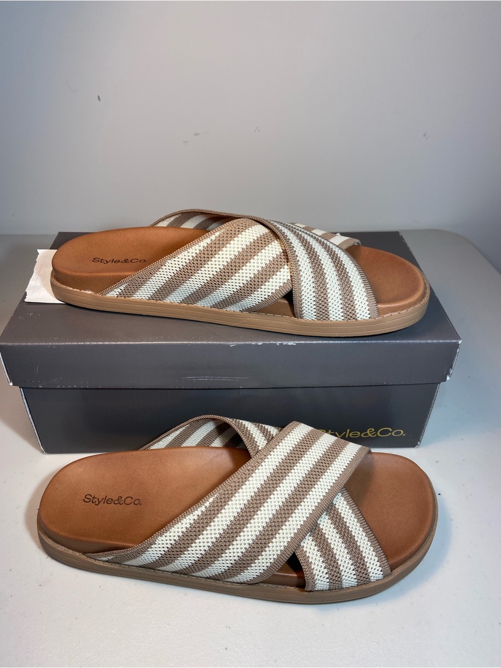 New Style & Co Women’s Tan and White Striped Crossband Slide Sandals SZ 9